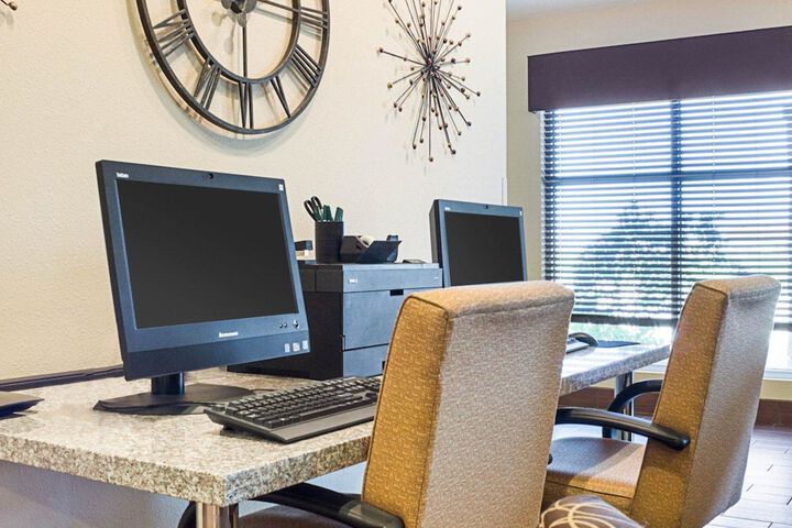 Quality Inn & Suites Minot North