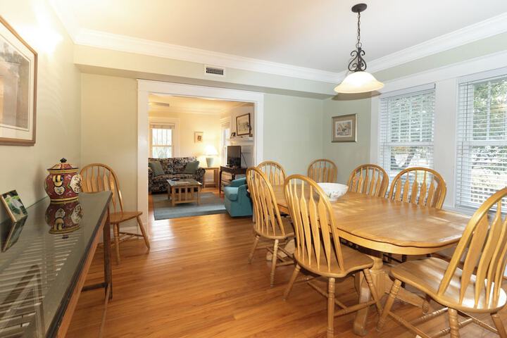 Ocracoke Harbor Inn