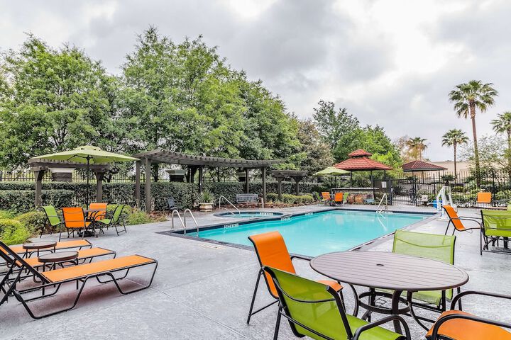 Pool 6 of 25
