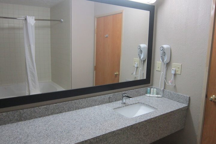 Quality Inn Nashville - Bloomington
