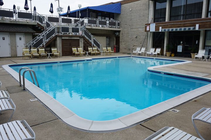 Pool 6 of 26