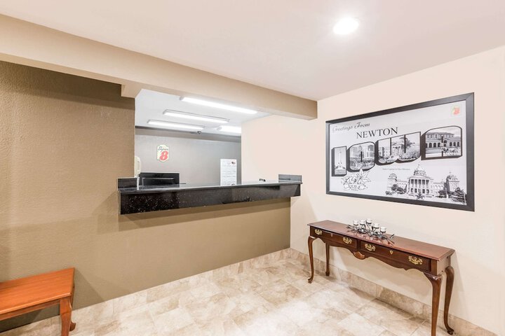 Hotel Interior 6 of 19