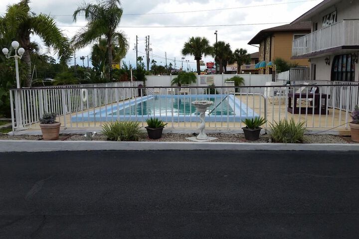 Pool 7 of 34