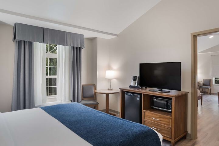 Room 54 of 77