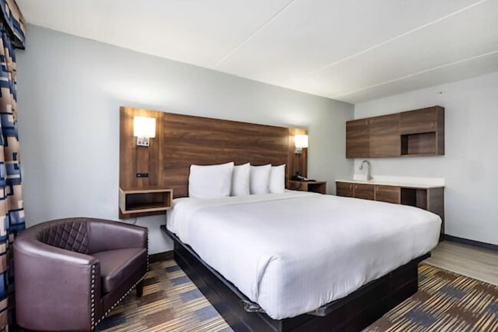 Baymont by Wyndham Addison