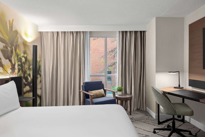Room 11 of 73