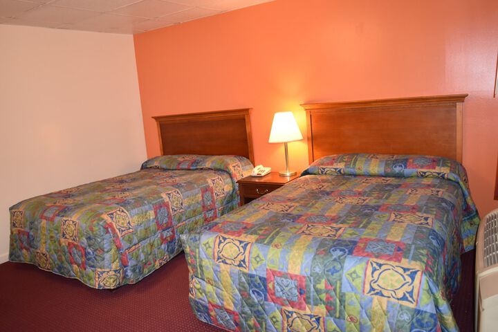 Room 6 of 8