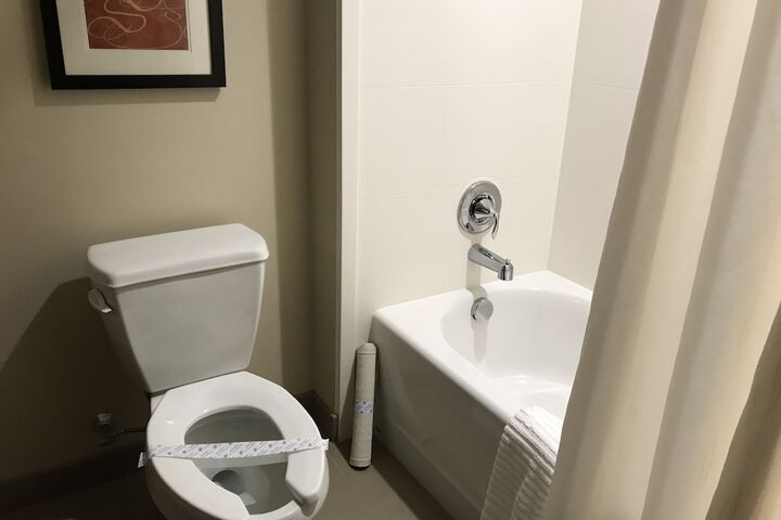 Room 9 of 42
