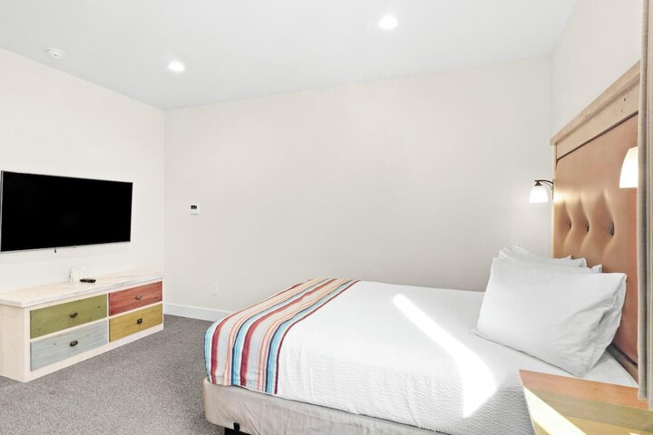 Bluff Dwellings Resort