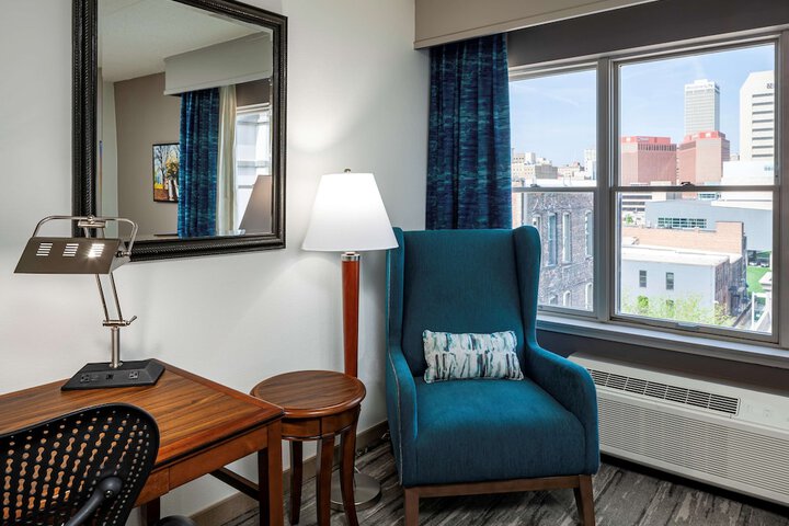 Room 28 of 46