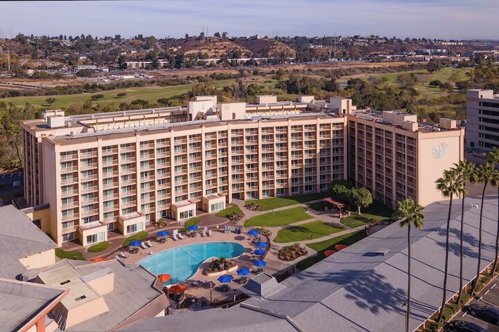 Hotel 5 of 77