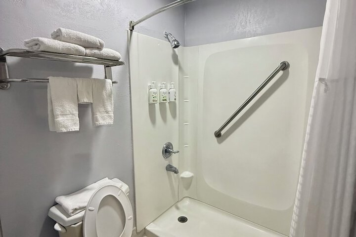 Room 8 of 19