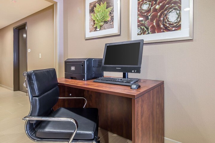 Business Center 20 of 23