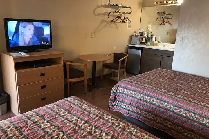 Room 44 of 100