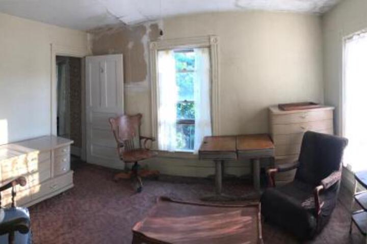 Kaaterskill House