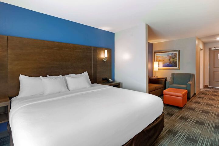Room 30 of 36