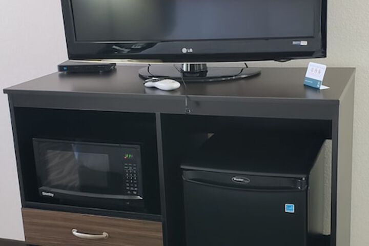Room 28 of 65