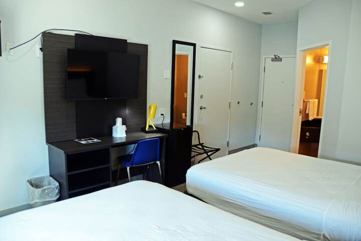 Room 11 of 36