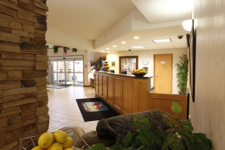 Pomeroy Inn & Suites Fort St. John