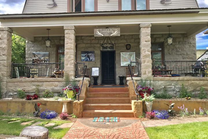 Hotel 7 of 198