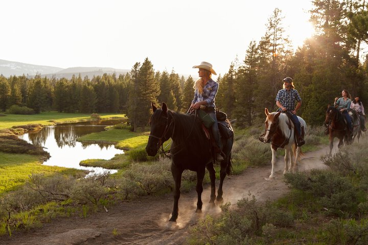 Headwaters Lodge & Cabins at Flagg Ranch