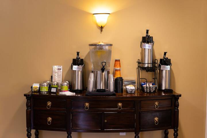Breakfast/Coffee Service 43 of 45