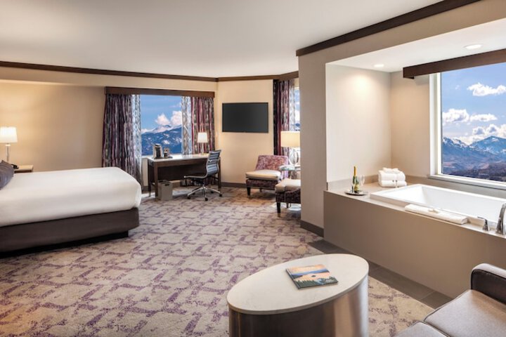 Silver Legacy Reno- a Caesars Rewards Destination