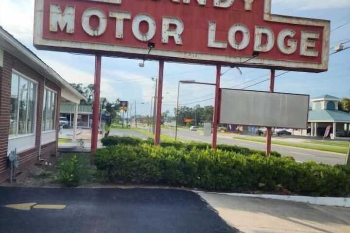 Gandy Motor Lodge