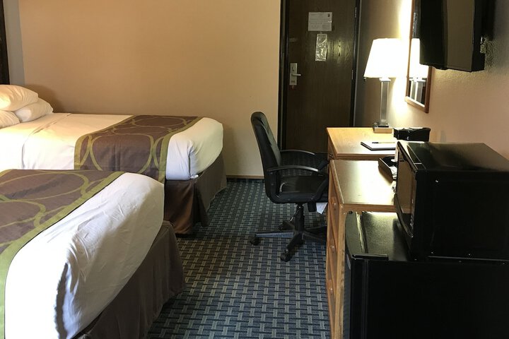 Room 14 of 28