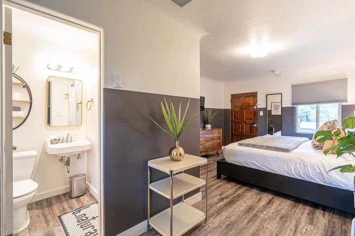 b.side motel + rv