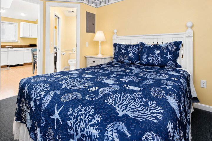 Colonial Acres Resort