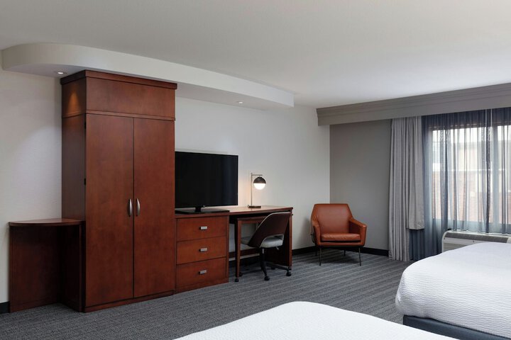Courtyard by Marriott Wichita at Old Town