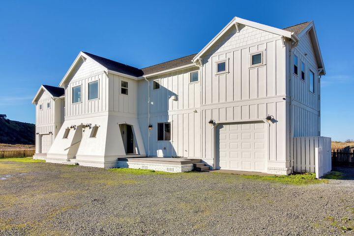 Beachfront Bandon Vacation Rental w / Ocean View!