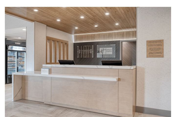 Hotel 4 of 65