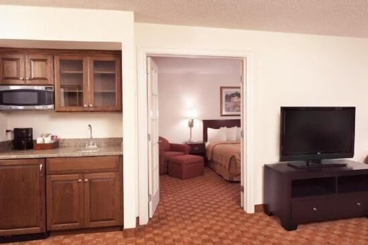 Room 16 of 40
