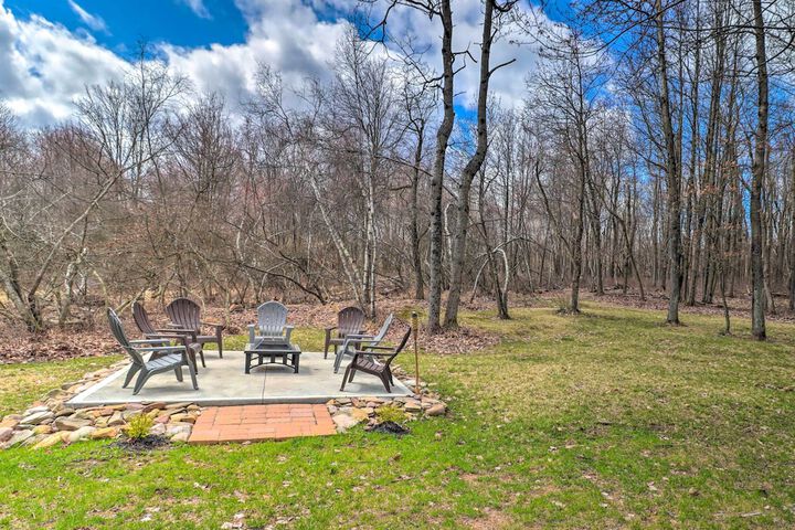 6 Mi to Camelback Slopes! Home w / Game Room
