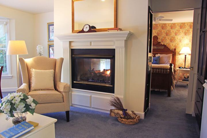 Eagle Harbor Inn