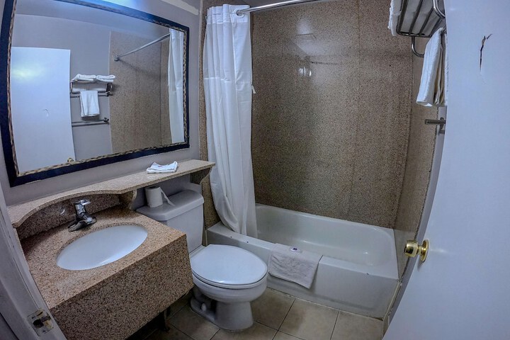 Room 27 of 50