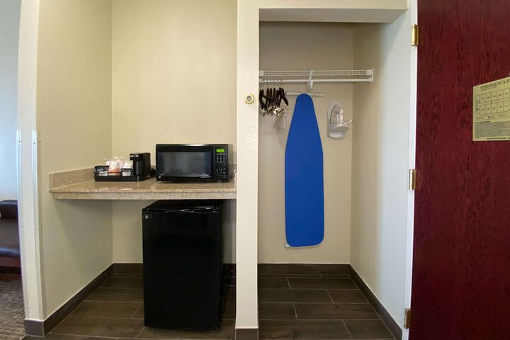 Room 17 of 44