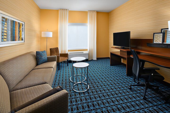 Fairfield Inn & Suite by Marriott Fresno Yosemite Intl Airport