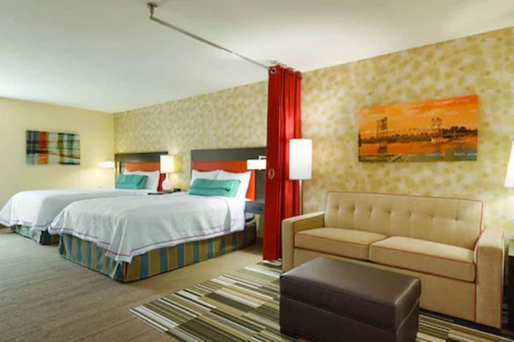 Room 28 of 43