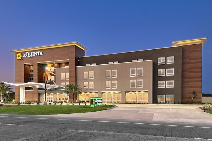 La Quinta Inn & Suites by Wyndham Texas City I 45