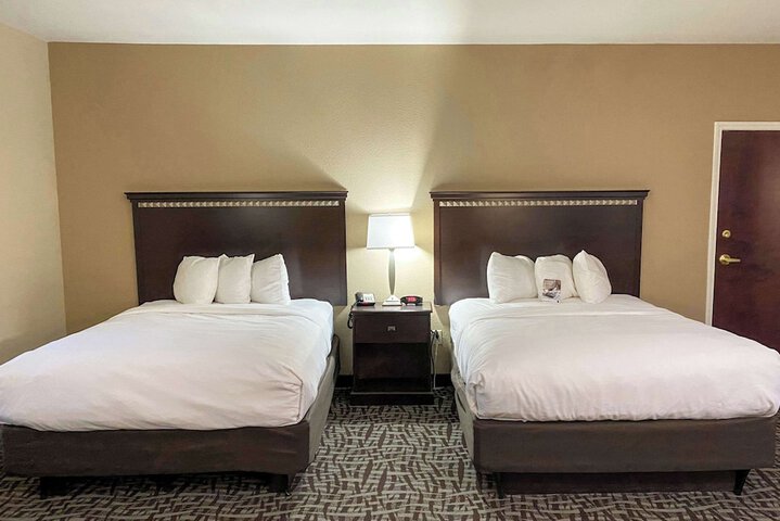 Room 34 of 53