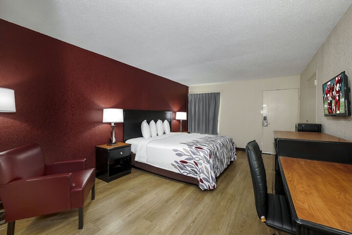 Room 16 of 33