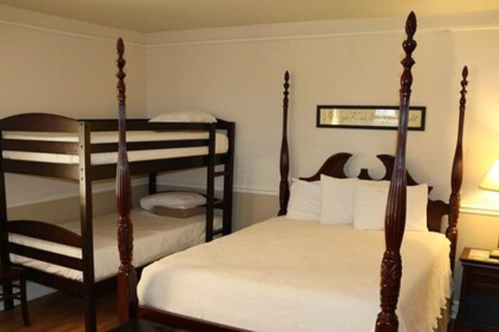 Room 22 of 74