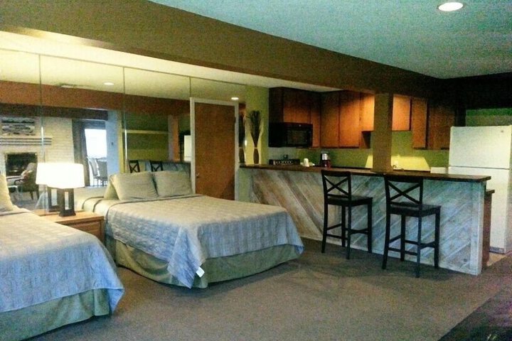 Room 43 of 69