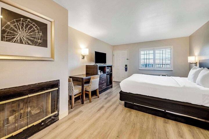 Room 13 of 44