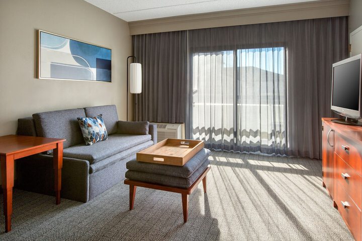 Room 21 of 38