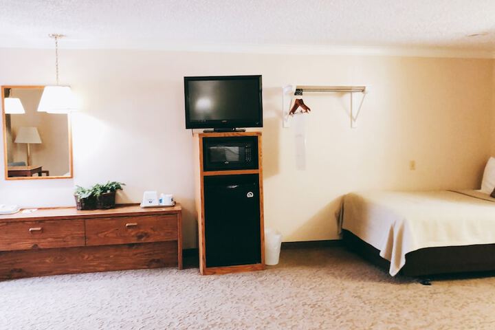 Room 64 of 81