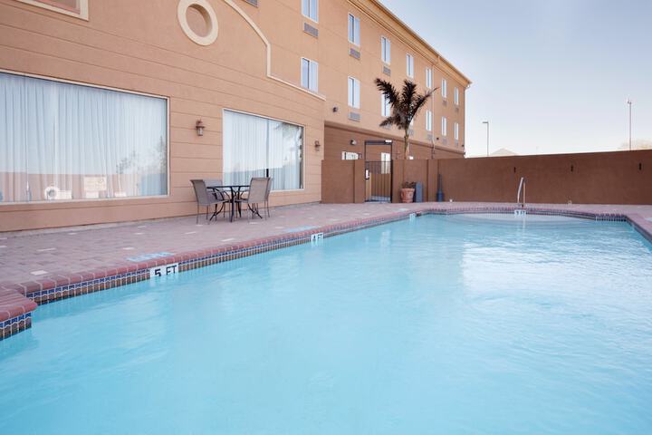 Pool 4 of 34